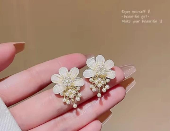 ZJX-162 Flower Pearl Korean Earrings- Golden