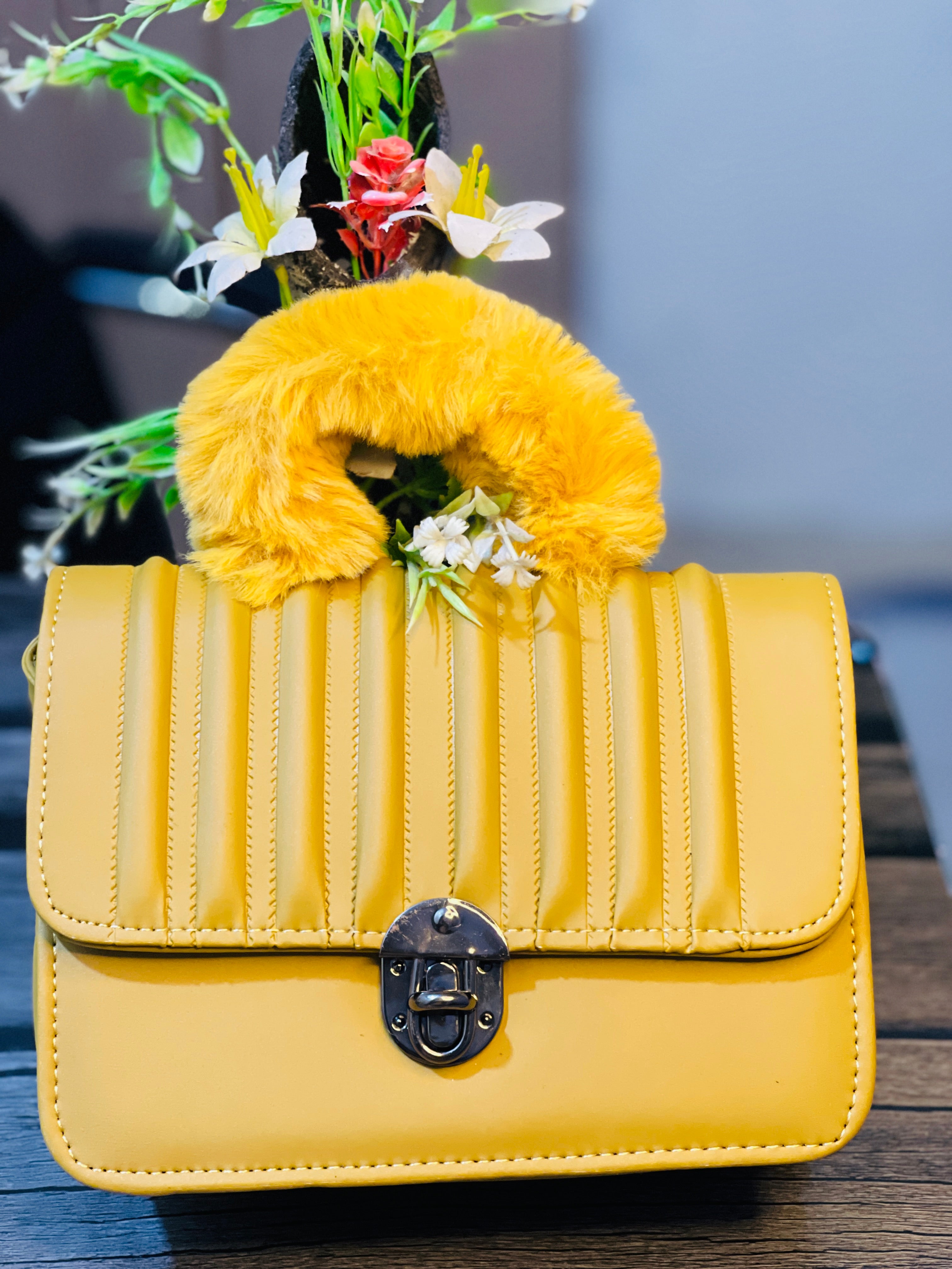 Quilted Handbag with Faux Fur Handle – Trendy Women’s Shoulder Bag