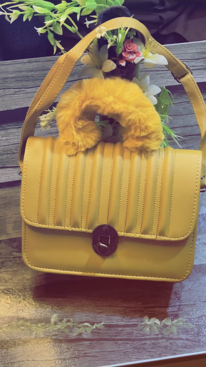 Quilted Handbag with Faux Fur Handle – Trendy Women’s Shoulder Bag